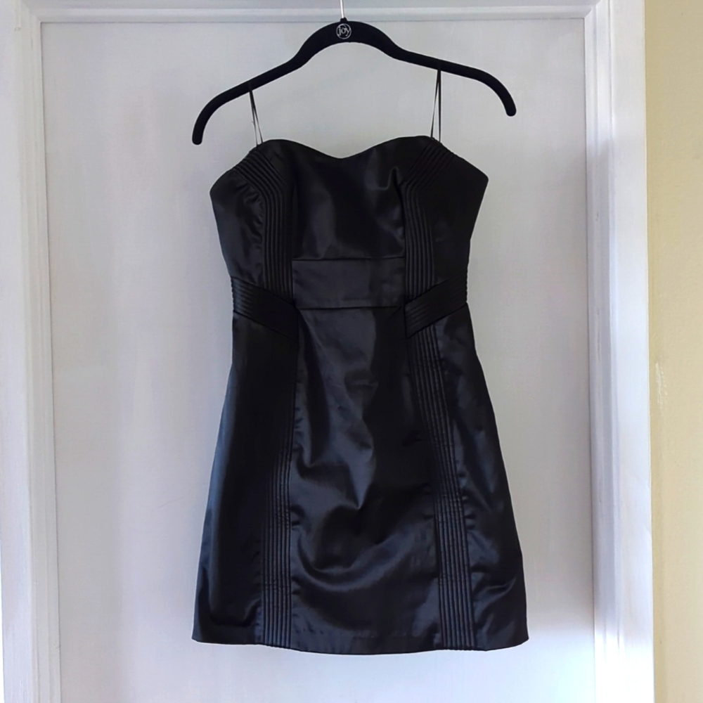 Elegant Little Black Dress (strapless)